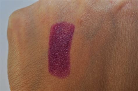 MAC Lorde: Pure Heroine Lipstick Swatches, Look, Review - The Shades Of U