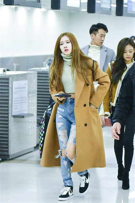 Rose blackpink airport fashion | Blackpink fashion, Korean fashion, Fashion