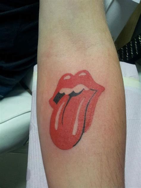 Rolling Stones tongue and lips tattoo @17nanda83 | Tattoo, Rock