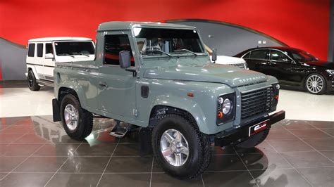 Alain Class Motors | LAND ROVER Defender PickUp