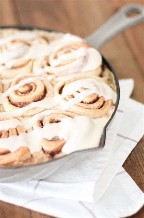 Cream Cheese Icing for Cinnamon Rolls