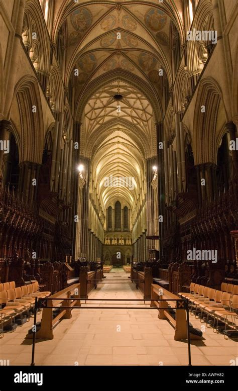 Salisbury cathedral choir hi-res stock photography and images - Alamy