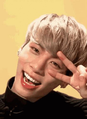 Shinee Jonghyun Cute GIF - Shinee Jonghyun Cute - Discover & Share GIFs