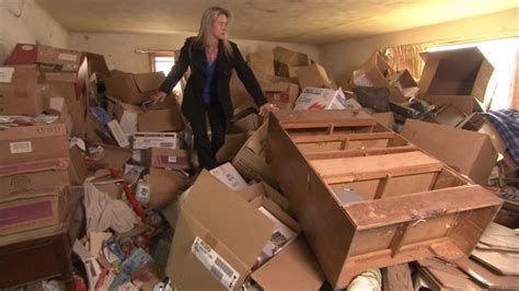 'Hoarders' Returns With an In-Depth Look at Hoarders in Crisis