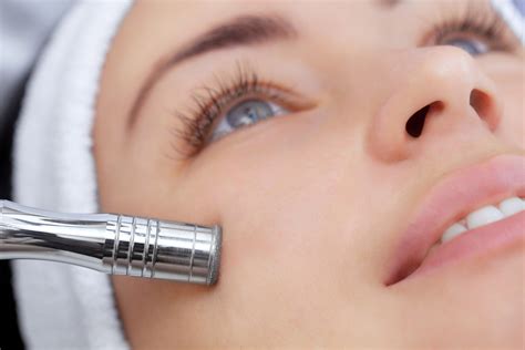 HydraFacial vs. Microdermabrasion: What's Best for You? | Harmony Med Spa