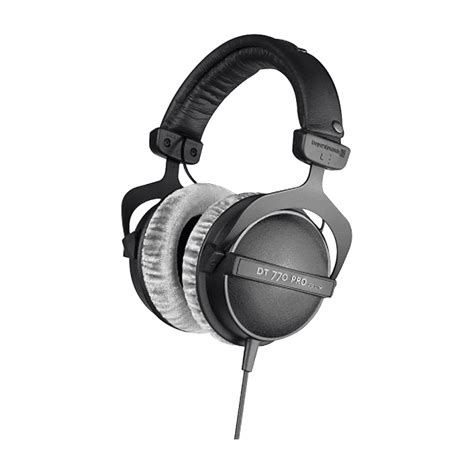 What Are the Best Headphones for Podcasting? | RSS.com Blog - Podcasting and Beyond