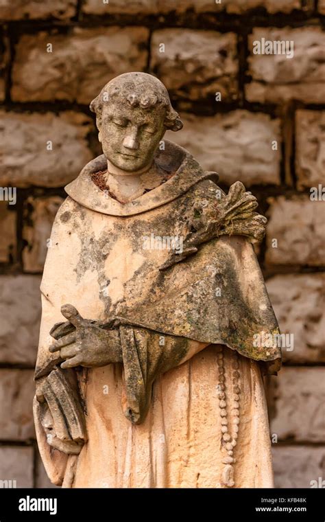 St. Francis of Assisi statue Stock Photo - Alamy