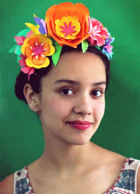 Paper flower crown for Cinco de Mayo. Be crafty • Happythought