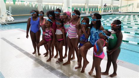 A Saintly Service: Loyola Swim Team Teaches Water Safety to Elementary Students - American Pool