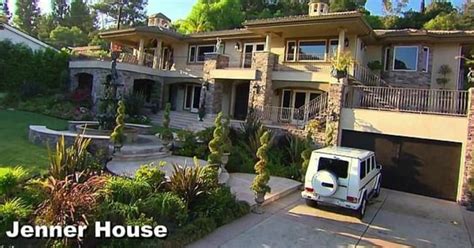 Sorry to tell you, but Kris Jenner's KUWTK house is a big old fake.