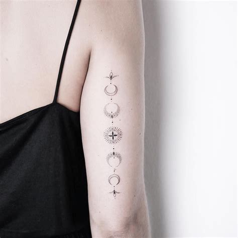 moon phase for lovely giulia. +++ @reh.ink Circle Tattoos, Spine Tattoos, Sternum Tattoo, Lace ...