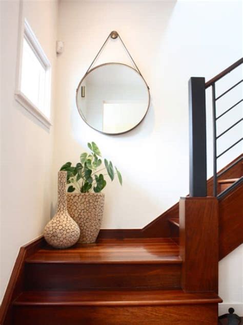 15 Unique and Trendy Staircase Decorations