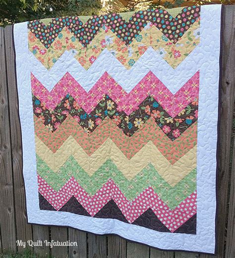 Quilting Land: Easy Peasy Chevron Quilt