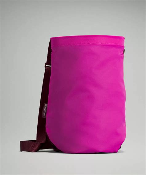 Waterbottle Crossbody Bag 2.5L | lululemon Hong Kong SAR