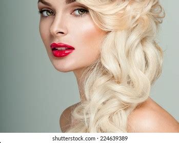 35,733 Blonde Hair Red Lipstick Images, Stock Photos & Vectors | Shutterstock