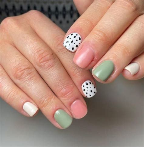 32 Gorgeous Sage Green Nail Ideas For Your Next Mani