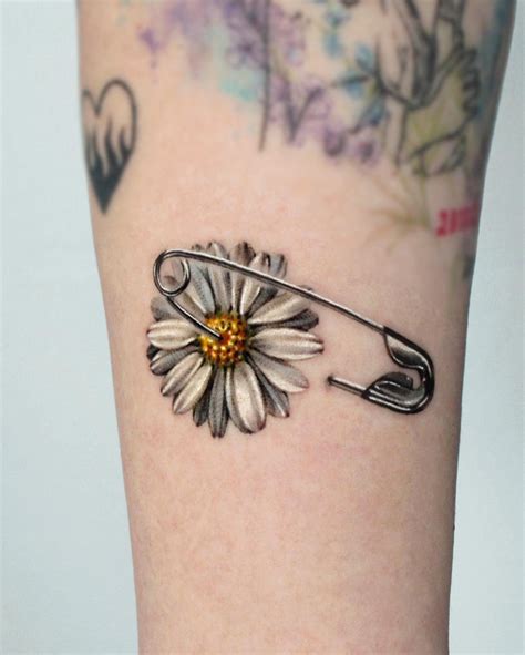 30 Best Daisy Tattoo Ideas You Should Check