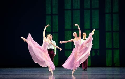 Miami City Ballet dancers in I’m Old Fashioned. Choreography by Jerome Robbins. Photo ...