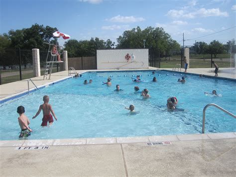 File:Junction, TX, swimming pool IMG 4344.JPG - Wikimedia Commons