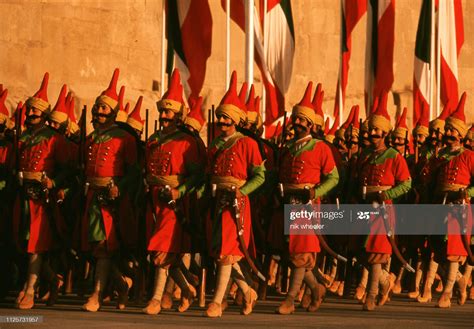 Safavid Qizilbash at a parade in Iran during 1970s : r/azerbaijan