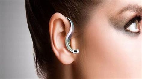 Smart Jewelry: 5 Gadgets To Keep Notifications At Your Fingertips Tech Jewelry, Nostril Hoop ...