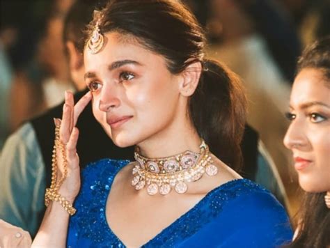 Watch: Alia Bhatt gives an emotional speech at her best friend's ...