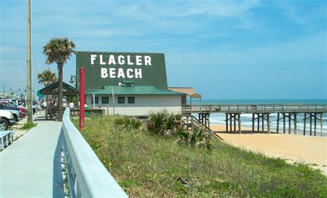 Quiet, non-commercial area between Palm Coast and Ormond Beach, Florida. Great restaurants here ...