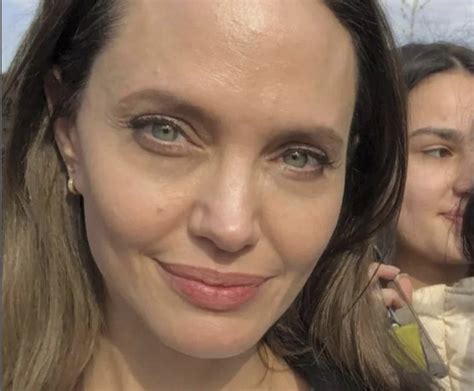 Cunning Angelina Jolie Tipped Off Paparazzi To Take Photos Of Her And ...