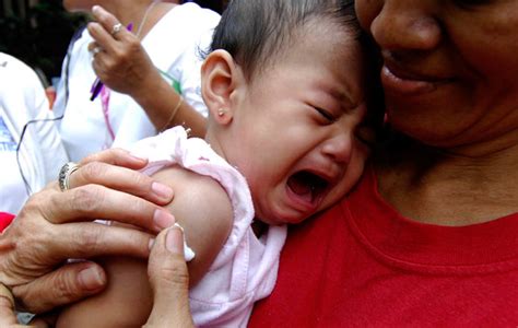 Ways to Calm Your Toddler While Getting Vaccine Shot | starmommy