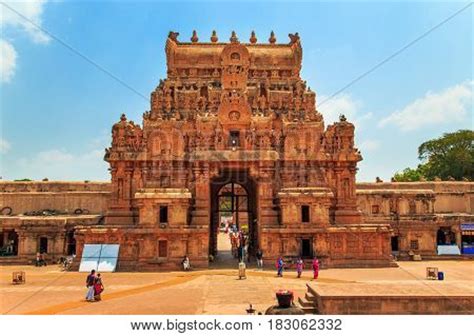 Brihadeeswara Temple Image & Photo (Free Trial) | Bigstock