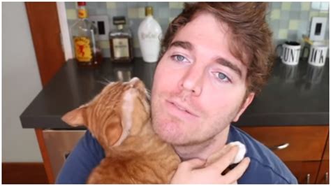 Shane Dawson & His Cat: 5 Fast Facts You Need to Know