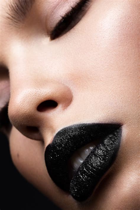 Black Lipstick Is Winter's Hottest Lipstick Trend, According to Pinterest | Allure