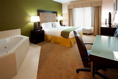 16 BEST Hotels with HOT TUB in Room in Jacksonville, FL ️