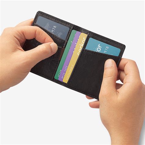 Cork Wallet RFID Blocking for Men Slim Vegan Brown Color | Corkor.com