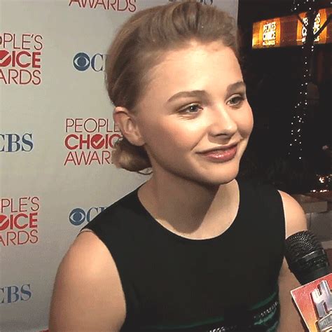 CHLOE MORETZ GIFS Batman Universe, Chloe Grace Moretz, God Of War, Gothic, Gifs, Beautiful Women ...