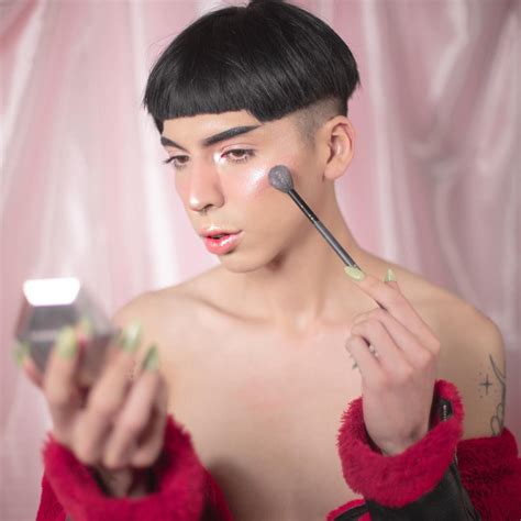 Sailorfag 🌙 on Instagram: “toy brillando con highlighter te aseguro que lo ves Foto por ...