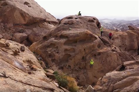 Red Sea workers move mountains to complete Desert Rock Resort in time - Hotelier Middle East