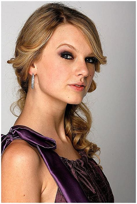 Taylor Swift - Young Hollywood Awards Portraits 2008 | Taylor swift fearless, Taylor swift ...