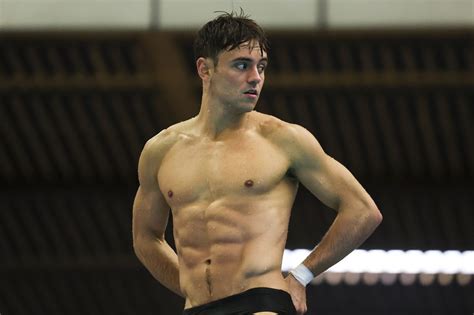 Tom Daley returns to competition and earns gold - Outsports