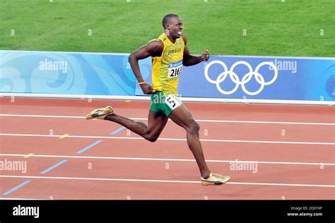 Usain bolt 2008 200m hi-res stock photography and images - Alamy