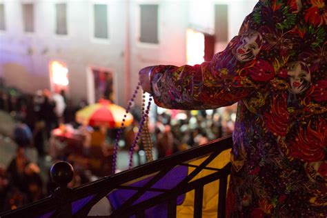 Bourbon Street Balcony Party | Mardi Gras 2016 | Bourbon Vieux Review