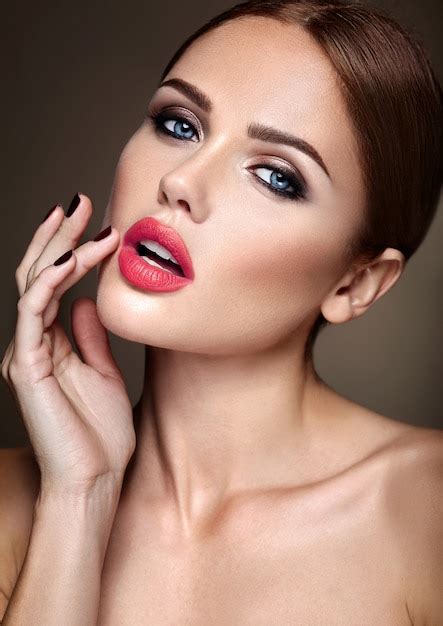 Free Photo | Portrait of beautiful girl model with evening makeup and ...