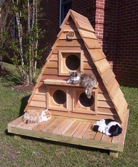 Triplex Cat House | Outdoor cat house, Outside cat house, Cat house diy