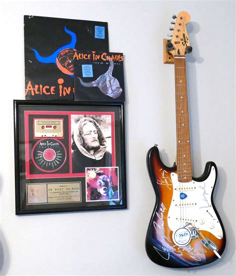 SIGNED ALICE IN CHAINS GUITAR Signed | Layne Staley Jerry Cantrell Inez Kinney