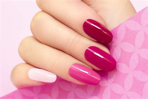 Après un hiver masqué, des ongles dévoilés : tout savoir des tendances ...