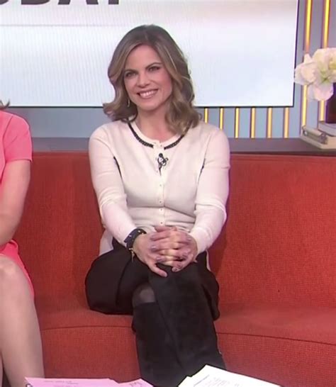 THE APPRECIATION OF BOOTED NEWS WOMEN BLOG : THE NATALIE MORALES STYLE FILE | Natalie morales ...