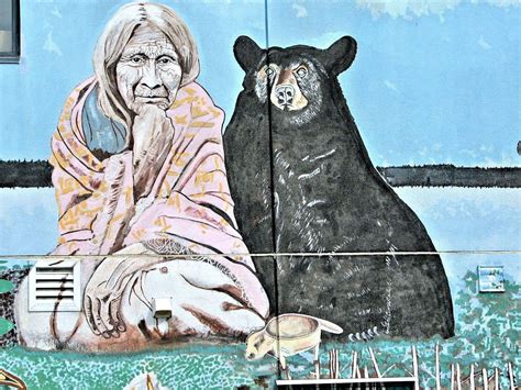 Fotos gratis : art, ilustración, mural, fotomontaje, oso negro, portada del álbum, Mujer india ...