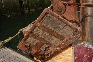 planche de chalut - Trawl board | Port de Concarneau, Bretag… | Flickr