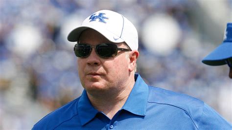 Kentucky Football: Coach Stoops' Pre-game Presser - A Sea Of Blue