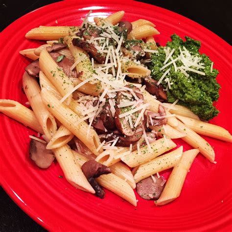 Tasty and (Mostly) Healthy Recipes: Mushroom Penne with Walnut Pesto